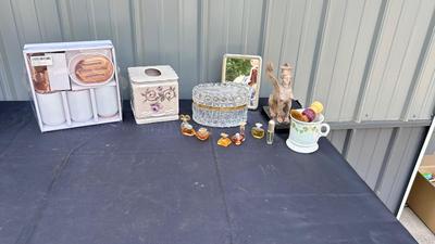 OLD PERFUME BOTTLES, DECOR. AND BATHROOM ITEMS