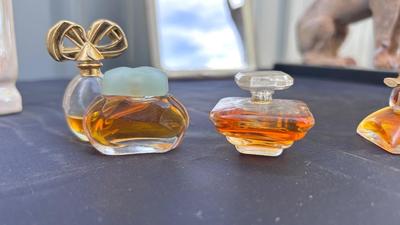 OLD PERFUME BOTTLES, DECOR. AND BATHROOM ITEMS