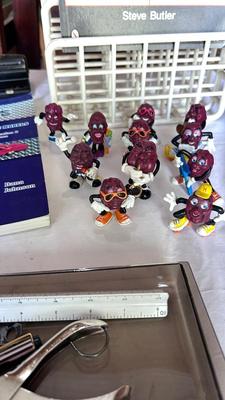 KNOWLEDGEABLE BOOKS ON DIFFERENT TOYS, CALIFORNIA RAISINS AND MORE!