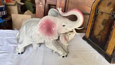 PORCELAIN ELEPHANTS AND DECORATIVE BOX