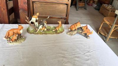 THE FOX AND THE HOUNDS