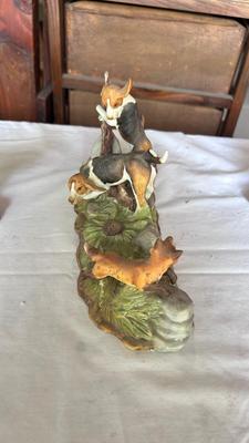 THE FOX AND THE HOUNDS