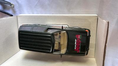 DERRINGER GUN TABLE LIGHTER, DIE-CAST JEEP GRAND CHEROKEE AND SNOWMOBILE AVON BOTTLE