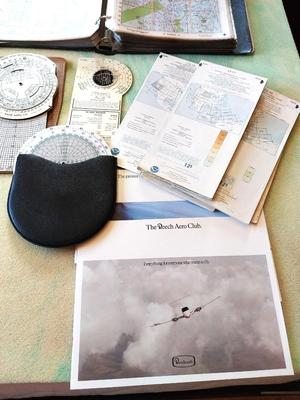 PLANES MAPS AND AND DISTANT MEASURING TOOLS