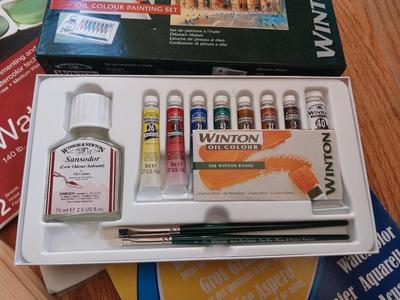 OIL & ENAMELPAINTS -BRUSHES AND CRAFTING