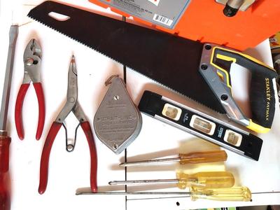 HOME DEPOT CARRY TOOLBOX WITH TOOLS INCLUDED