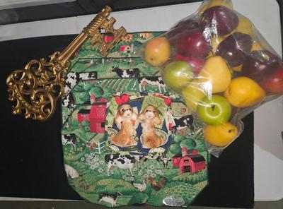 Sale Photo Thumbnail #274: Dog Salt and Pepper Shakers, 4 Barnett Placemats, Faux Fruit, Key Wall Art