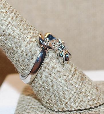 Size 8 Unusual BAT & Quarter MOON Ring on a No Stones Silver Tone Band (4.8g)