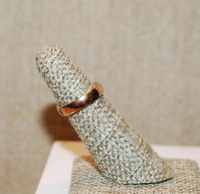 Size 4½ Small Size No Stone Rose Gold Band (2.5g)