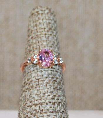 Size 6 Petite Oval Pink Stone Ring with 3 Stone Side Accents on a Rose Gold Band (2.2g)
