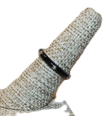 Size 7 Delicate BLACK Enamel Ring with 6 Accent Clear Stones on a Silver Tone Band (2.3g)