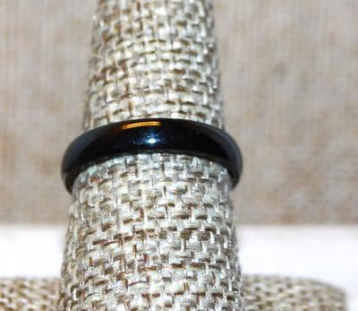 Size 8 Solid All Black No Stones Band (3.1g)