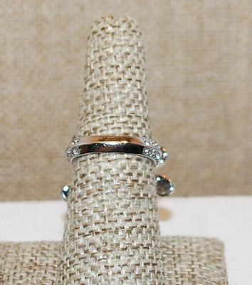 Size 6 ½ Triple Flower Petals Brilliant Stones Party Ring on a Glittery Silver Tone Band (7.1g)