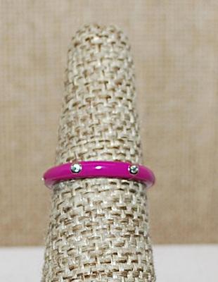 Size 6 Delicate FUCHSIA Enamel Ring with 6 Spaced Accent Stones on a Silver Tone Band (2.1g)