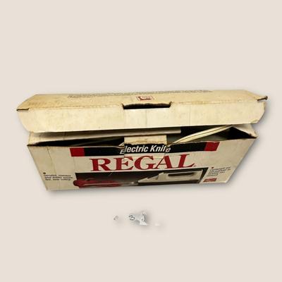 Sale Photo Thumbnail #595: Vintage Regal Electric Knife Serrated Steel Blades Original Box Tested/Works
