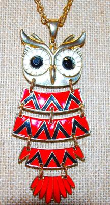Blue/Black Eyed Owl PENDANT (3¼" x 2¼") in 5 Moveable Red/Black Sections on a Gold Tone Necklace Chain 28" L