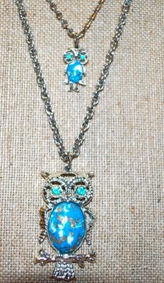 Blue with Green Eyes "Mother Owl & Baby" PENDANTS (2" x 1")(1" x ½") on a Silver Tone Necklace Chain...