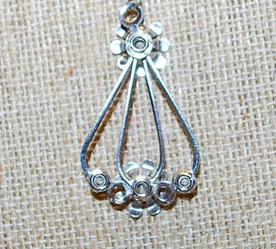 Silver Tone Wired & Jeweled Flower Petals PENDANT (1½" x ¾") on a Silver Tone Necklace Chain 22" L