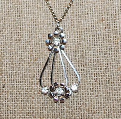 Silver Tone Wired & Jeweled Flower Petals PENDANT (1½" x ¾") on a Silver Tone Necklace Chain 22" L