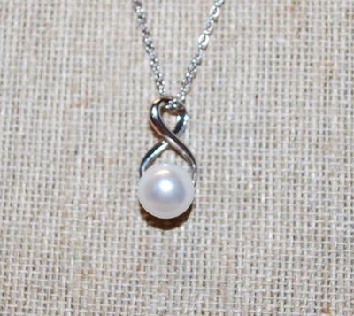 Faux White Pearl PENDANT (¾" x ¼") on a Figure 8 Setting and with a Silver Tone Necklace Chain 16" L