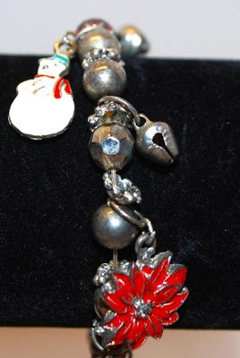 Christmas Holiday Bracelet with Assortment of Charms & Beads 6" L