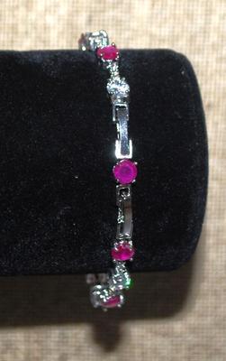 15 Alternating Clear & Cranberry Stones Bracelet with Fold-Over Clasp 6" L