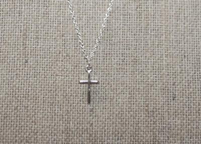 Small No-Stones Silver Colored Cross PENDANT (¾" x ¼") on a Silver Tone Necklace Chain 18" L