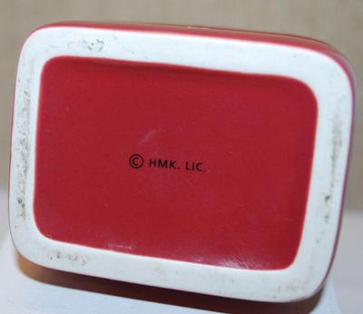 Santa Claus with Gifts Hinged "A Christmas to Remember 2004" ©HMK. LIC. Jewelry Trinket Box 2½" x 2" x 2"