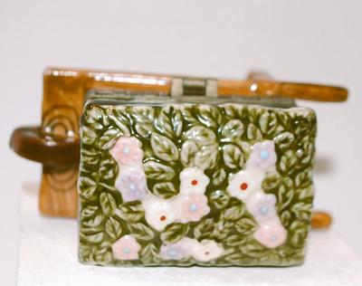 Very Colorful Pink, White & Lavender Flower Cart Wheelbarrow Hinged Jewelry Trinket Box 2½" x 1½" x 1½"