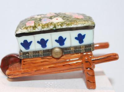 Very Colorful Pink, White & Lavender Flower Cart Wheelbarrow Hinged Jewelry Trinket Box 2½" x 1½" x 1½"