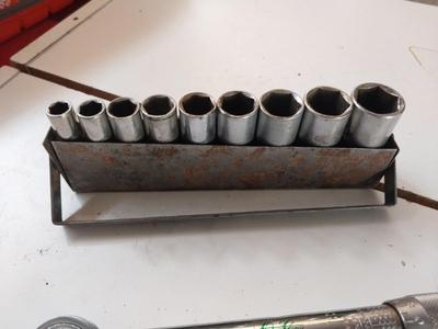SOCKETS AND SOCKET WRENCHS