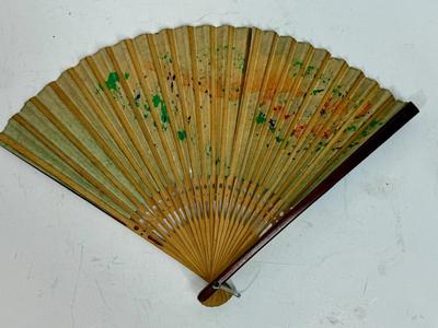 Vintage / Antique Folding Paper Hand Fan