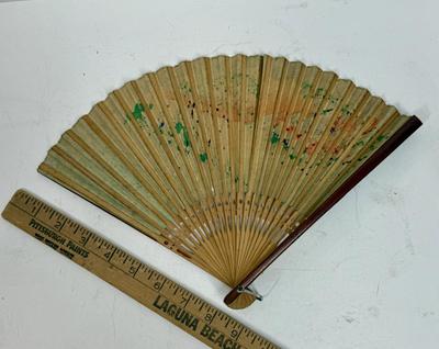 Vintage / Antique Folding Paper Hand Fan