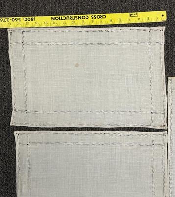 Vintage Linen 8 Placemats and 1 Table Runner