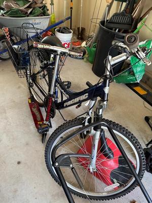 Garage - Bike & Hot Wheels