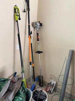 Garage - Assorted Tools - Pole saws