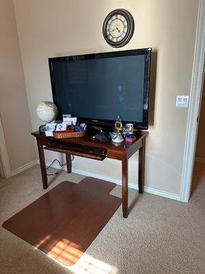 Electronics/Furniture - TV and Desk