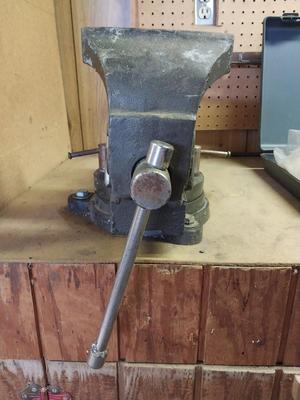 NUMBER 6 VISE