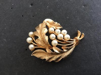 Signed JJ Vintage Brooch