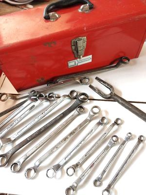 METAL TOOLBOX FILLED WITH DROP FORGED WRENCHES