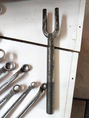 METAL TOOLBOX FILLED WITH DROP FORGED WRENCHES