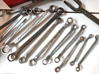 METAL TOOLBOX FILLED WITH DROP FORGED WRENCHES