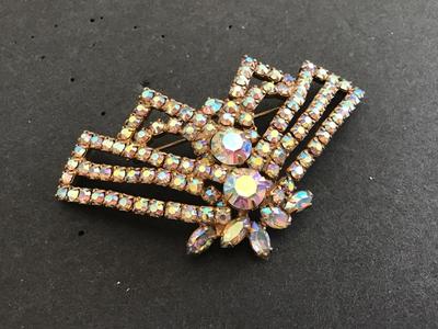 Beautiful Vintage Aurora Borealis Vintage Brooch / Pendant