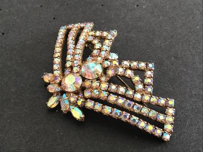 Beautiful Vintage Aurora Borealis Vintage Brooch / Pendant