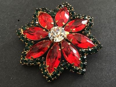 Iced Star Star Rhinestone Vintage Brooch