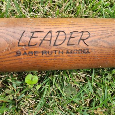 Vintage Hillerich & Bradsby H & B Baseball Bat No. 9 Leader Babe Ruth Model 35"