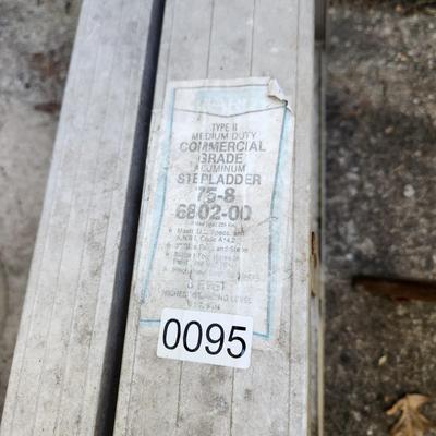 2 Ladders 8 ft and 5 ft