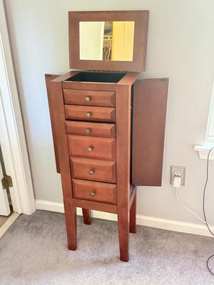LOT 130U: Powell Standing Jewelry Box
