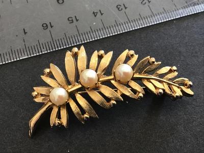 Signed Brooks Plated Faux Pearl Brooch
