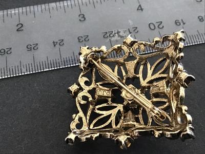 Beautiful Vintage JJ Brooch